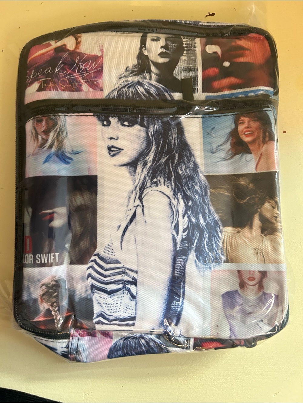 Printed Photo-Collage Travel Lunchbag - White/Black/Pink Accents